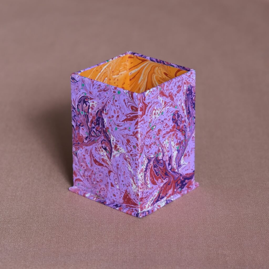 Stifteständer lila Marmorpapier